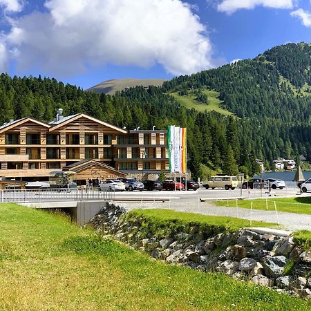 Alpin Peaks Hotell Turracher Hohe Exteriör bild